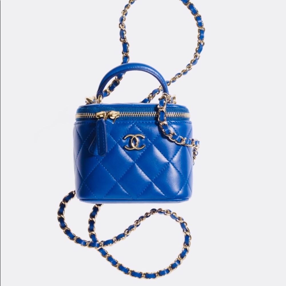 Chanel Vanity with chain